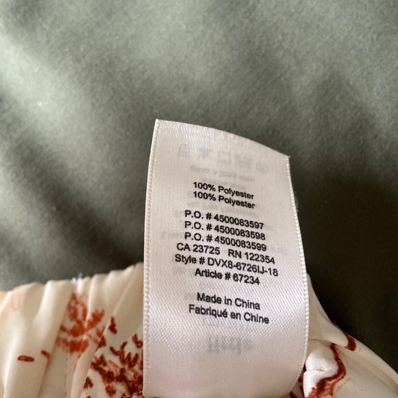 Aritzia Little Moon patterned silk shorts - Picture 6 of 9